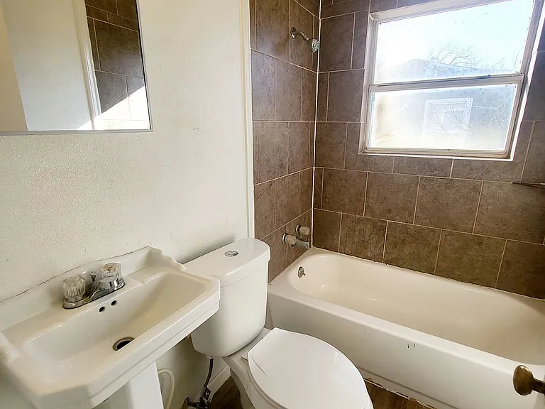 1515 Sycamore St #A — Photo 15