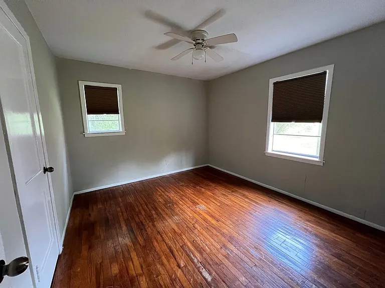 1026 Meyer St — Photo 8
