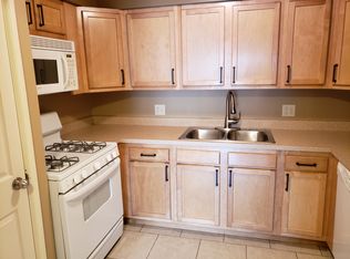 2620 S 70th St #102, Lincoln, NE 68506