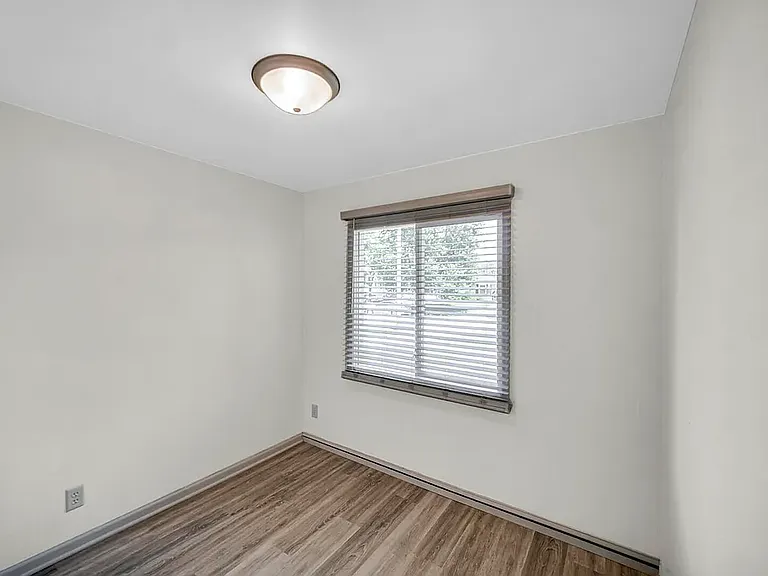 6740 Olcott Ave — Photo 11