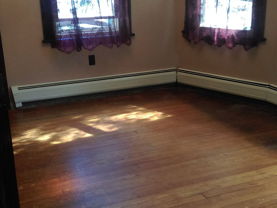 2nd image of 121 Daniel Ave