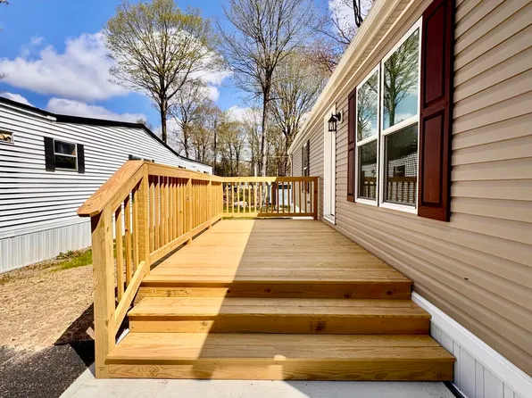 120 Middle Rd, Greentown, PA 18426