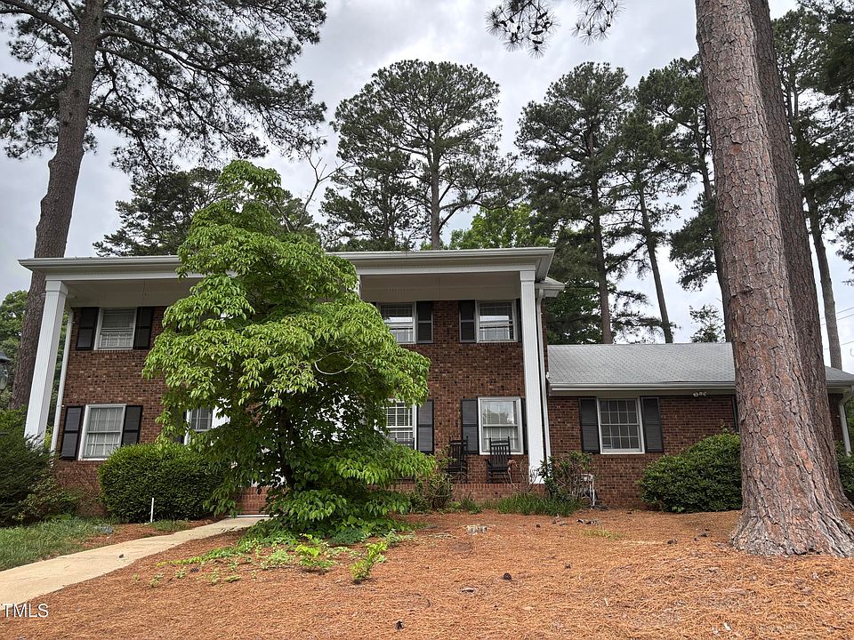 2nd image of 2213 Nancy Ann Dr