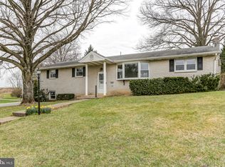 426 Edgewood Dr, Lebanon, PA 17042