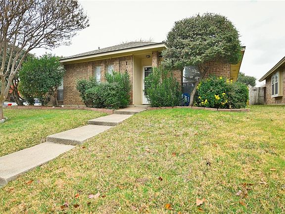 2nd image of 1745 Saint James Dr