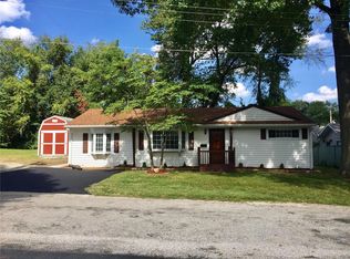 1609 Pin Oak Ln, Swansea, IL 62226