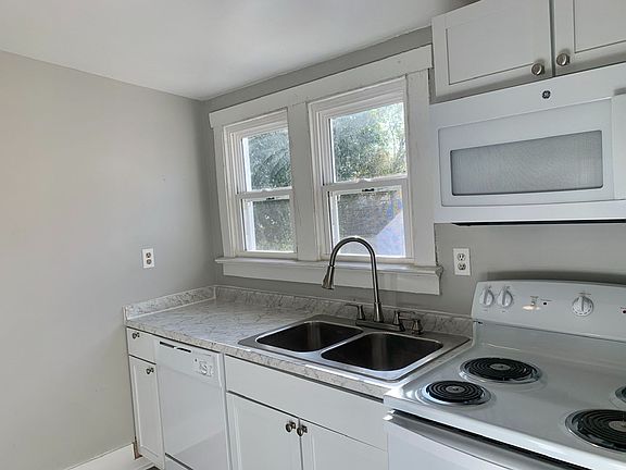 4th image of 1504 E Breckinridge St #2