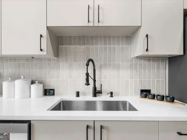 250 Pharr Rd #704, Atlanta, GA 30305