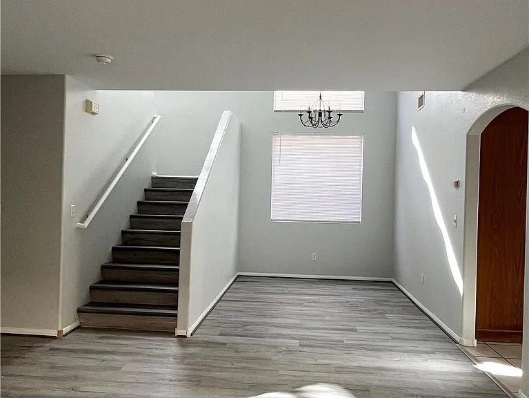 913 Toro Canyon Ln — Photo 9