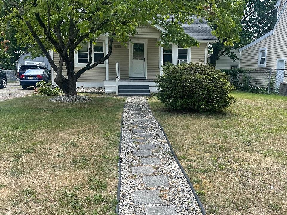 2nd image of 433 Miller Ave