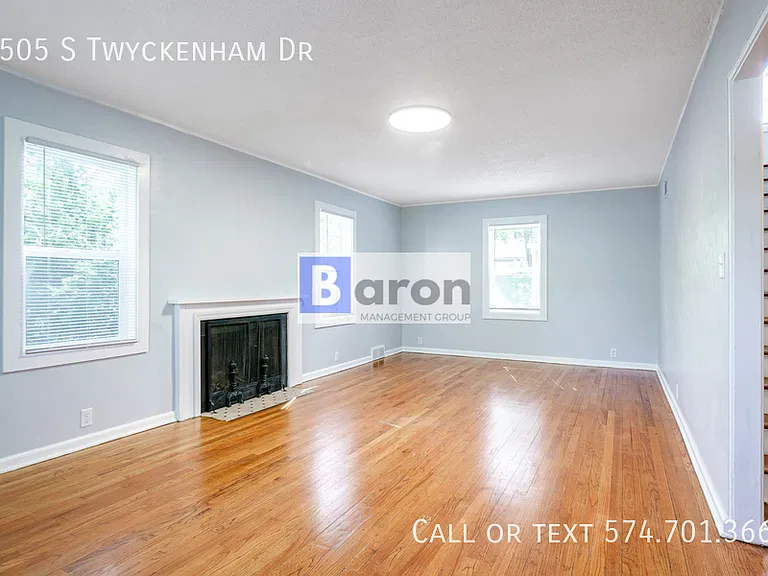 2505 S Twyckenham Dr — Photo 17