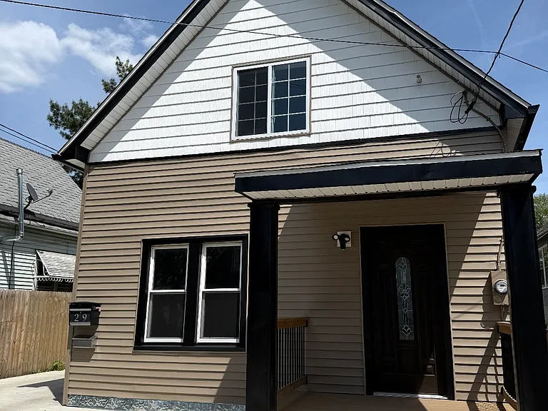 29 Melvin Pl #1 — Photo 1