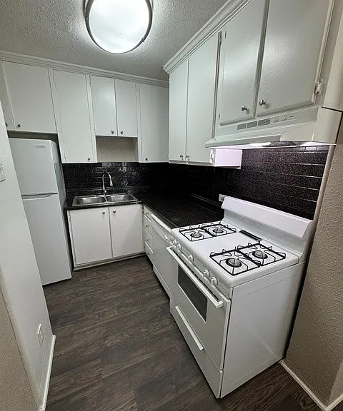 10204 Galway Dr — Photo 4