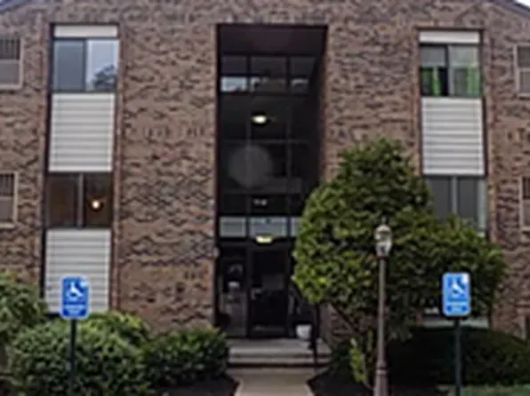50 Woodland Hills Dr Suite 8, Southgate, KY 41071