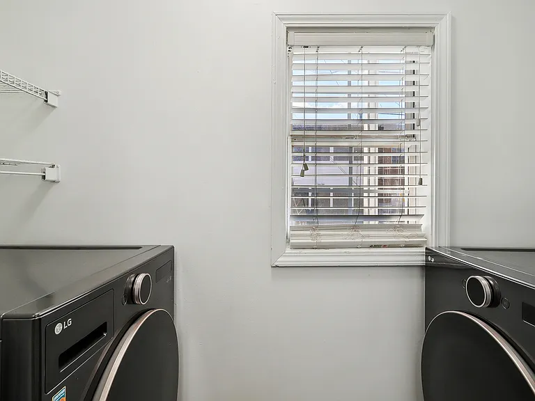 ReNew Chastain — Photo 13