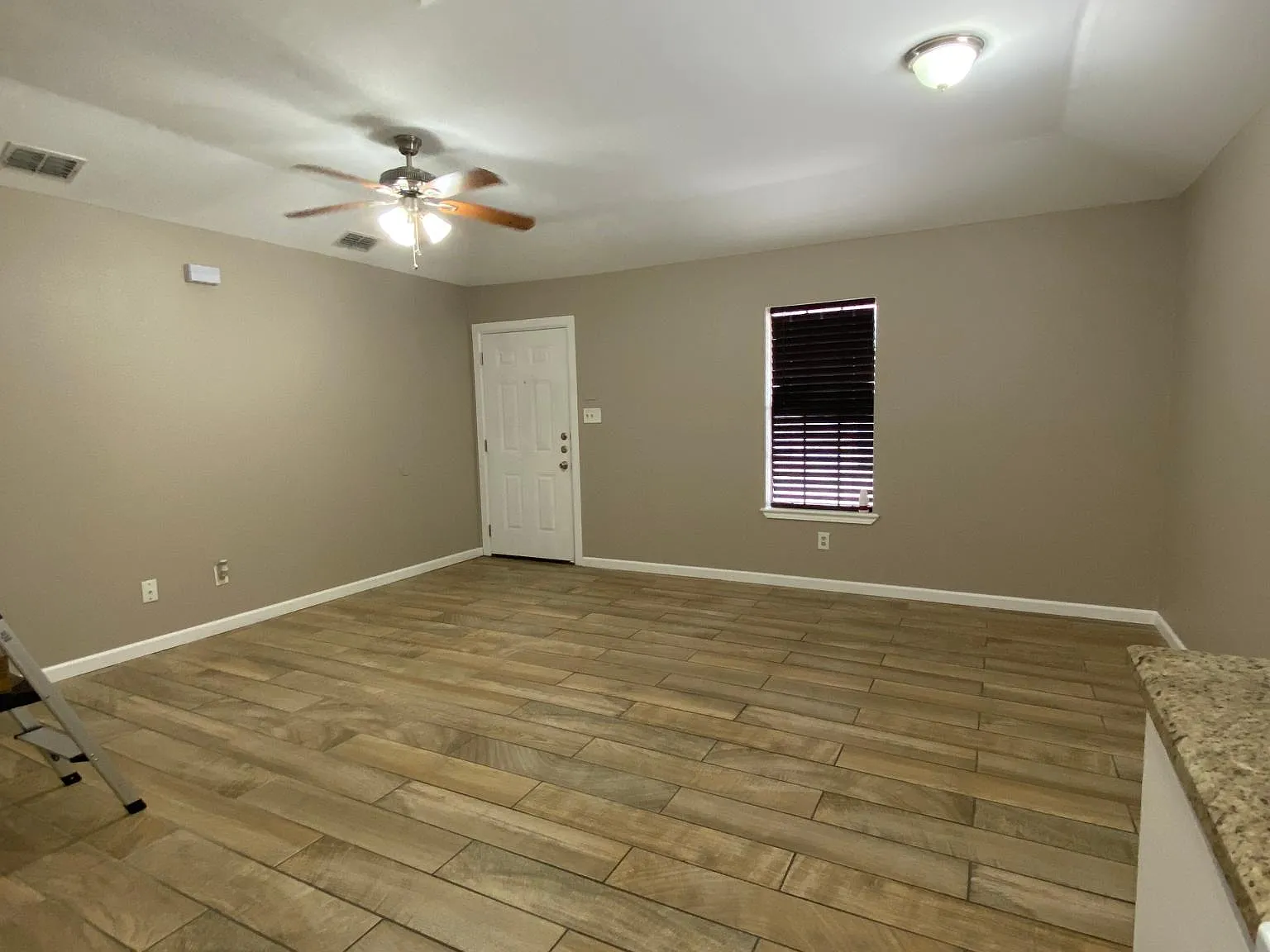 1204 Bryce Dr — Photo 3