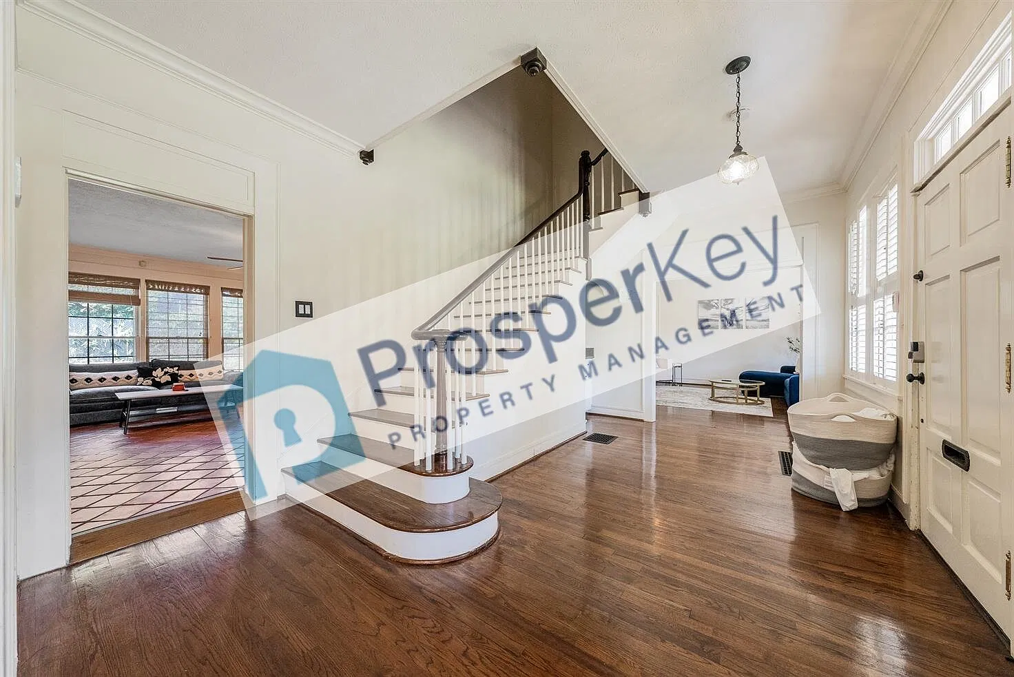 1711 Stark — Photo 3