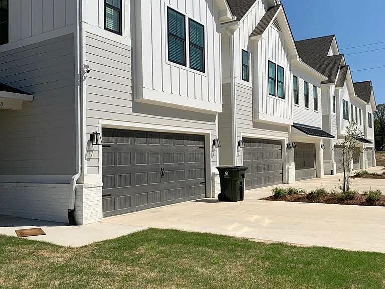 468 Lily Loop — Photo 2