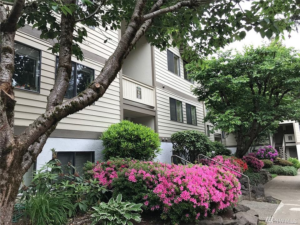 1st image of 220 NE Dogwood St APT B204