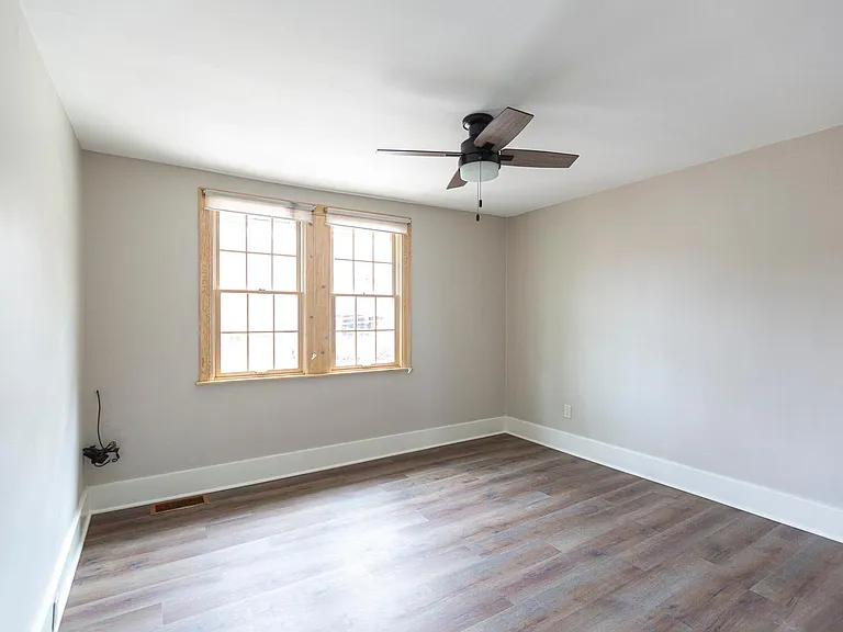 216 Edward Ave — Photo 14