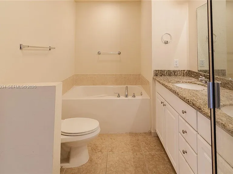 3001 NE 185th St #624 — Photo 20