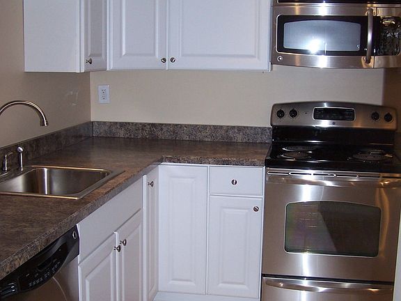Kitchen with GE Stainless Steel Appliances
