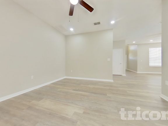 5th image of 408 E Idlewild Ave