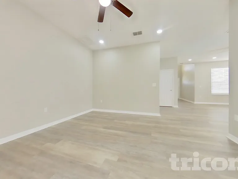 408 E Idlewild Ave — Photo 5