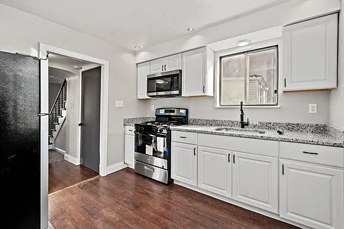 1653 Suburban Avenue Photo 1