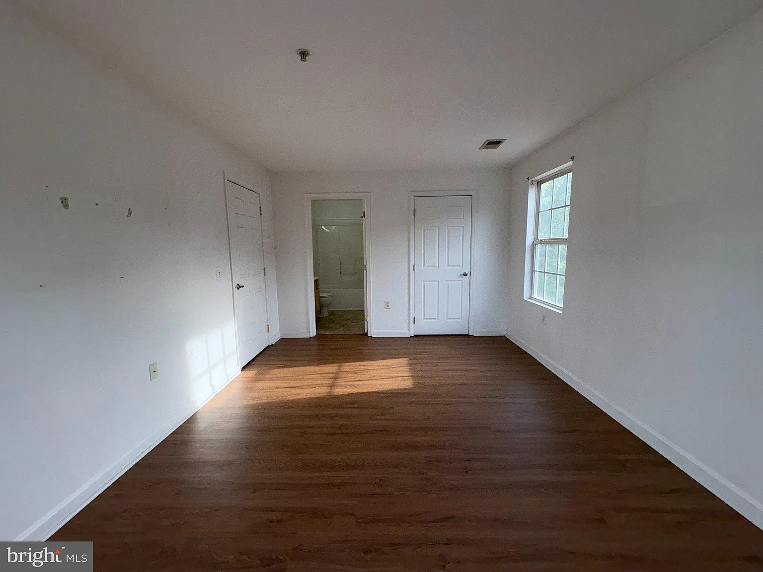 503 Garrison Woods Dr — Photo 2