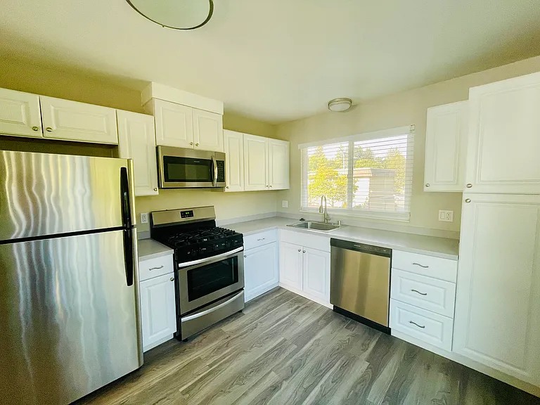 3x1 - 950 SqFt -Kitchen