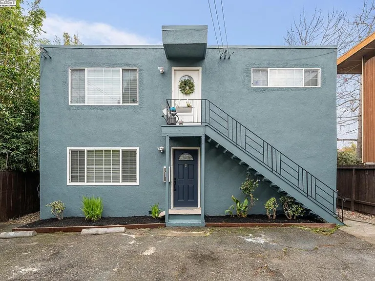 3028 Colby St #D — Photo 3