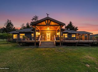 549 Brown Rd, Myers Flat, CA 95554