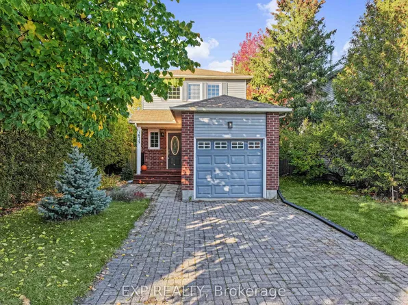 1677 Lacombe Dr, Ottawa, ON K4A 2R9