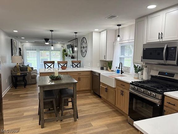 3rd image of 807 Howland Wilson Rd SE