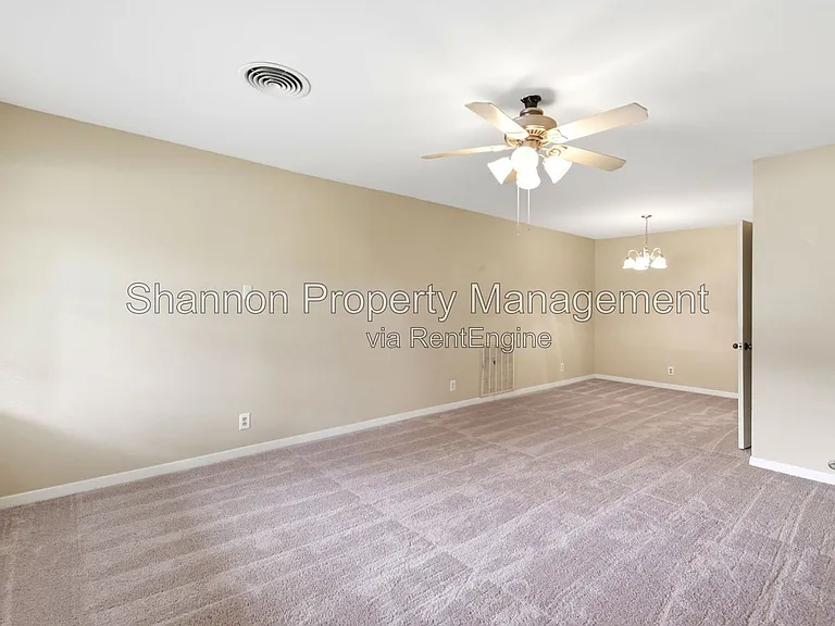 8406 Highcrest Dr — Photo 10