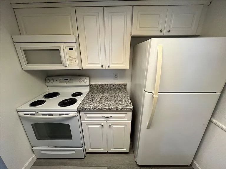 12633 Memorial Dr #24 — Photo 5