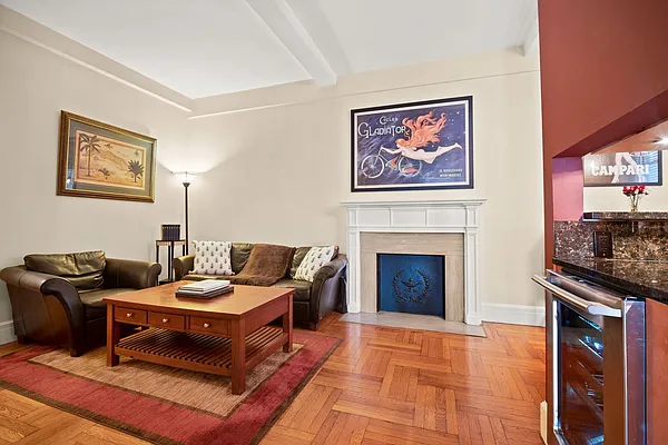 Sold by Sotheby's International Realty | media 2