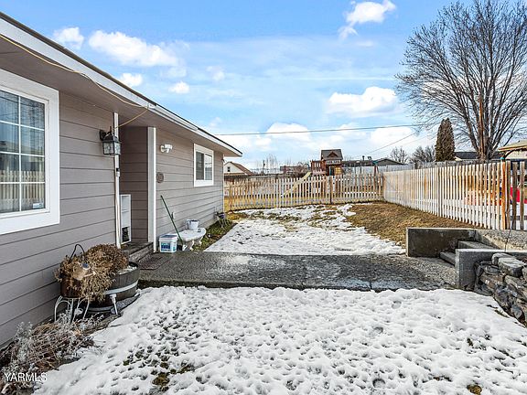 2nd image of 7911 Tieton Dr