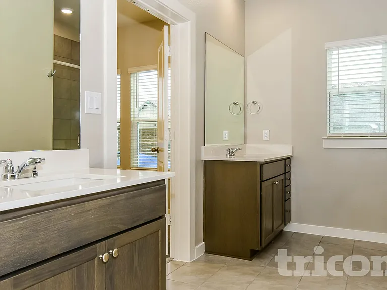 5464 Sandstone Dr — Photo 9