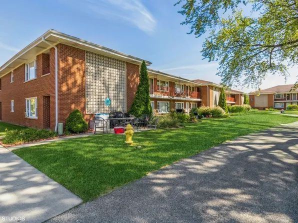 1107 Holiday Ln Unit 12, Des Plaines, IL 60016