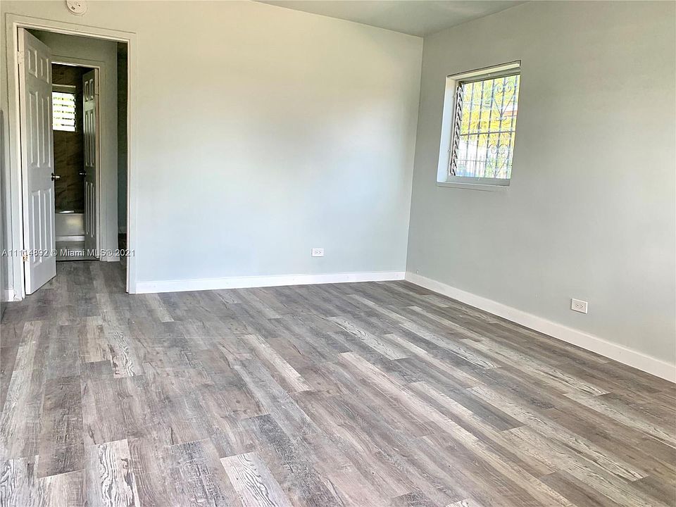1st image of 2901 NW 18th St #27