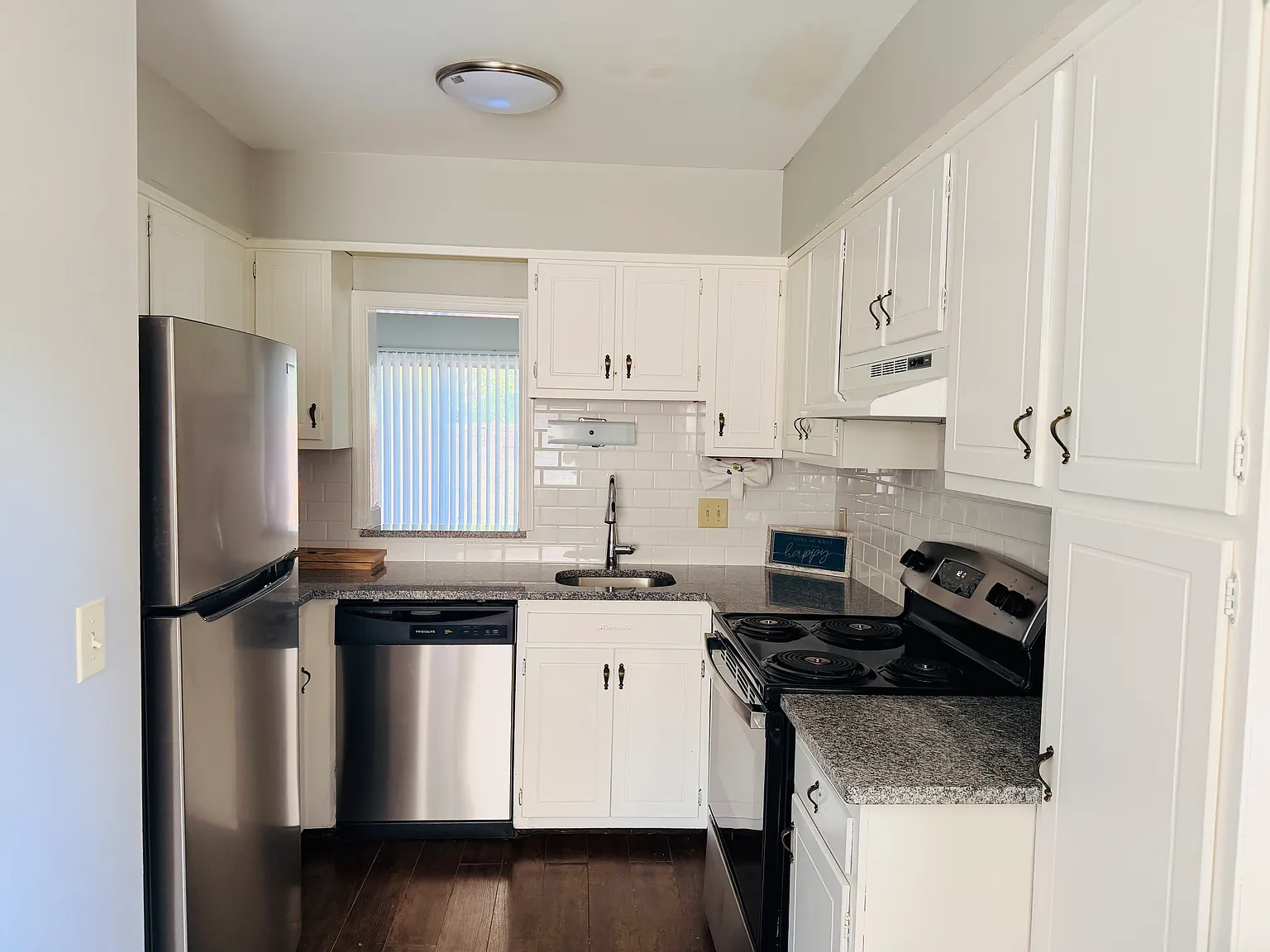 2 bed, 1.5 bath, 1080 sqft, $1,585 — Photo 4