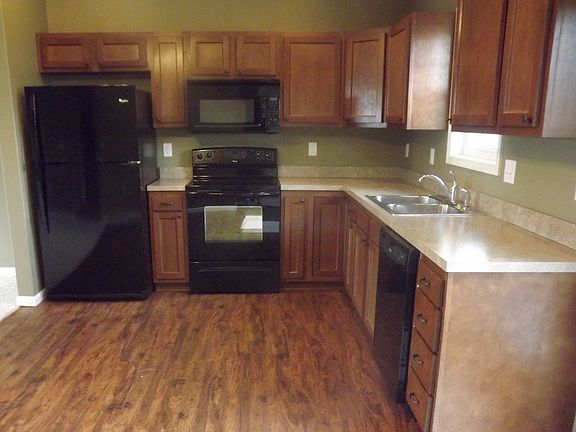 3rd image of 304 N 1st St