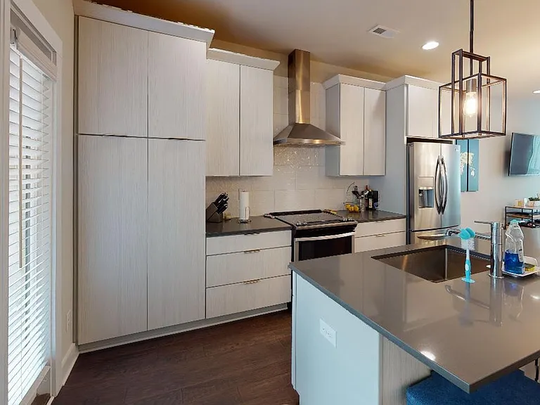 244 Uptown West Dr — Photo 3