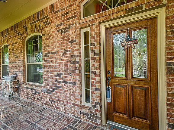 5th image of 26406 Country Hollow St