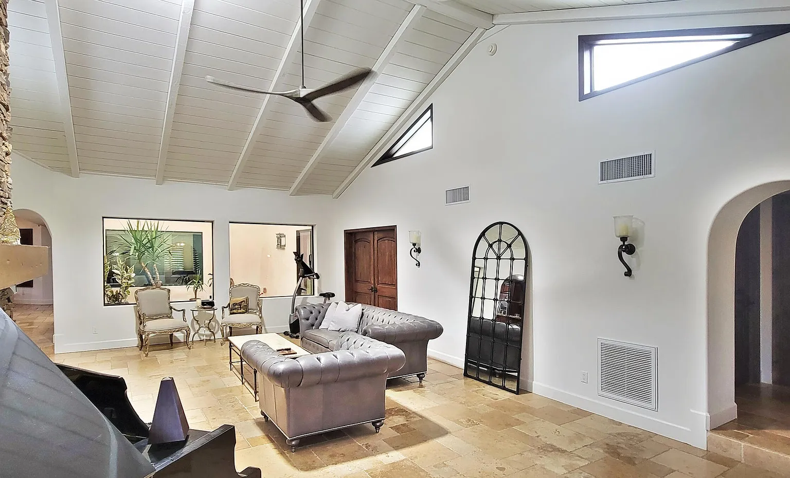 4 bed, 2.5 bath, 3117 sqft, $4,700 — Photo 4