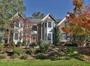 202 Van Buren Dr, Paramus, NJ 07652