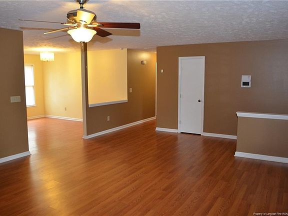 5th image of 315 Woodberry Cir