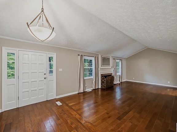 5th image of 5065 Clinton Rd